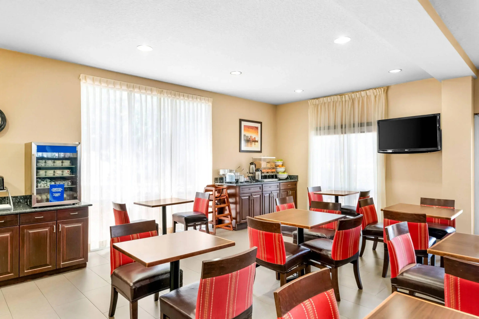 Photo - Comfort Suites Orlando Airport
