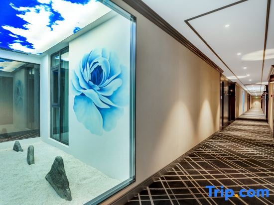 Xana Hotelle Hotel (Kunming Nanping Pedestrian Street Cuihu)
