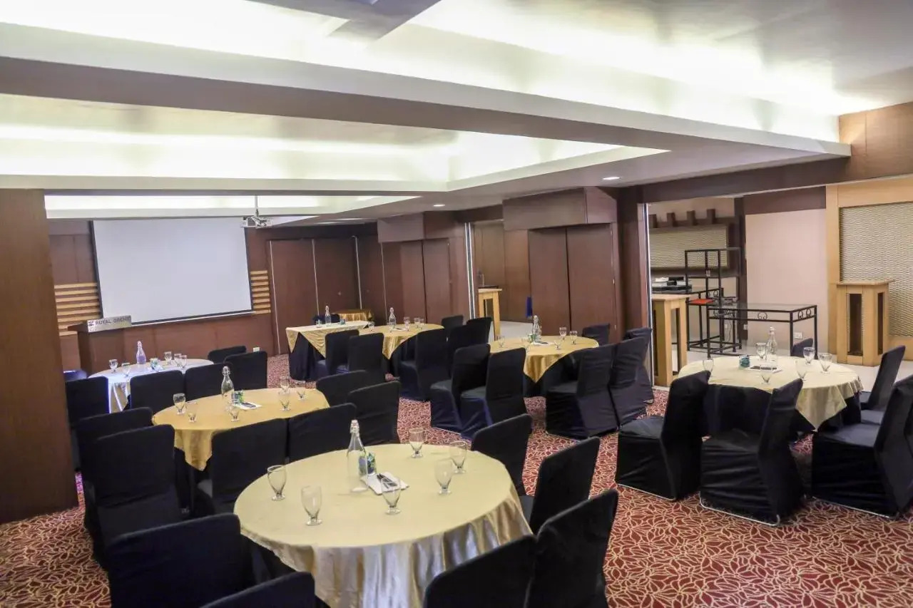 Photo - Royal Orchid Golden Suites Pune