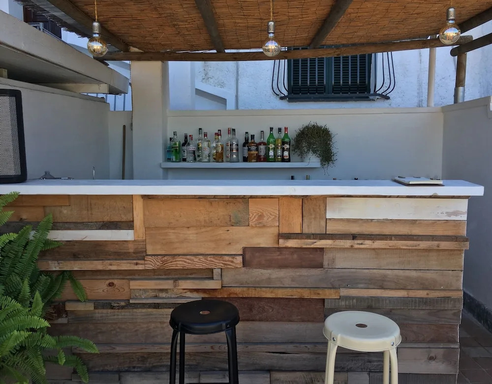 Foto - Black Market Hotel