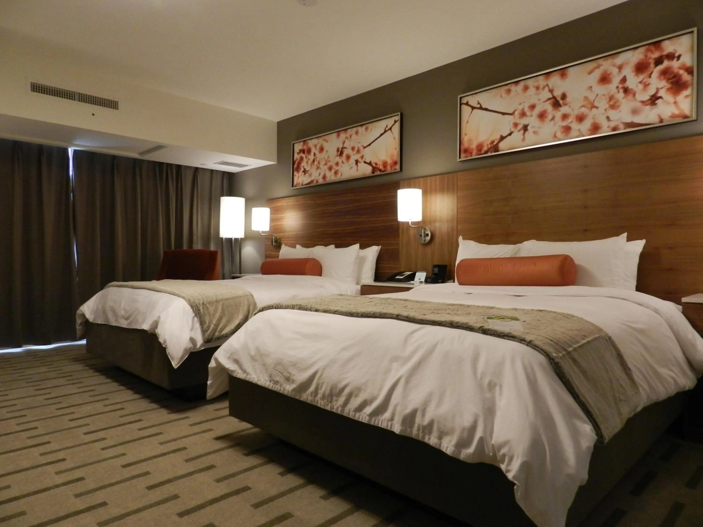 Photo - Radisson Hotel & Conference Centre Calgary Airport