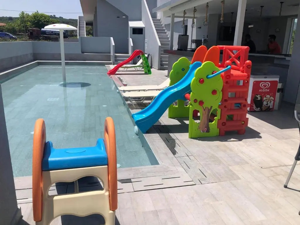 Photo - Golden Coast Resort