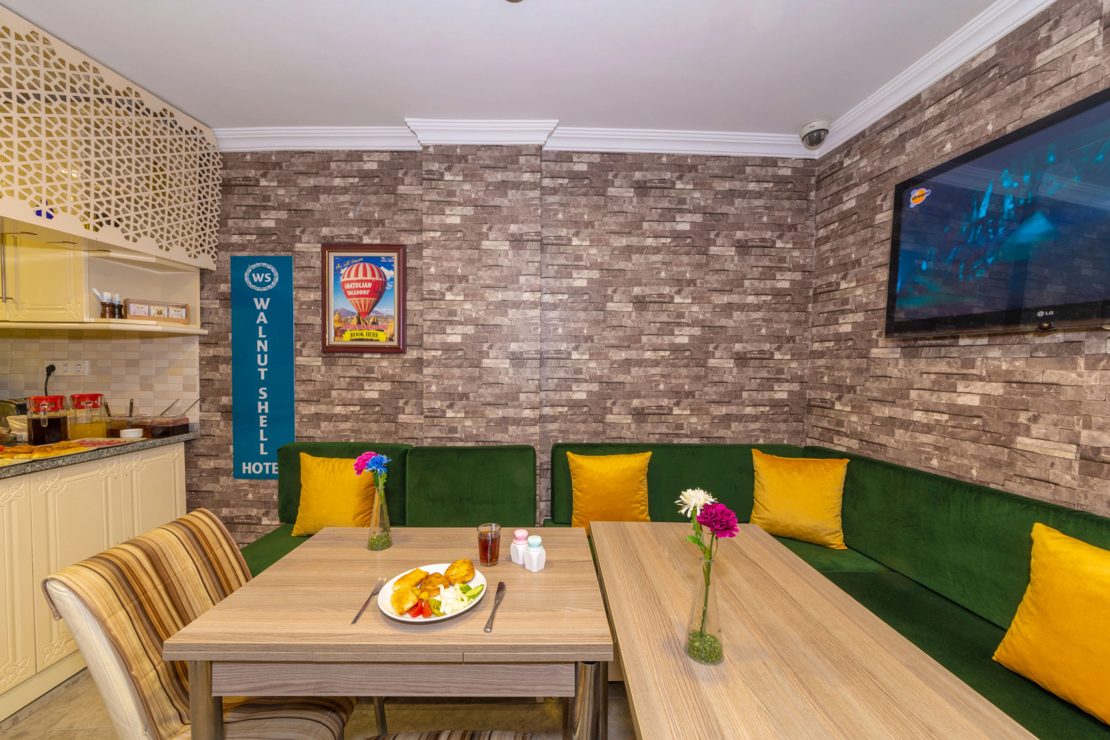 Photo - Walnut Shell Hotel