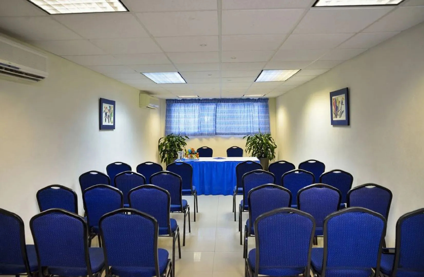 Photo - Dover Beach Hotel