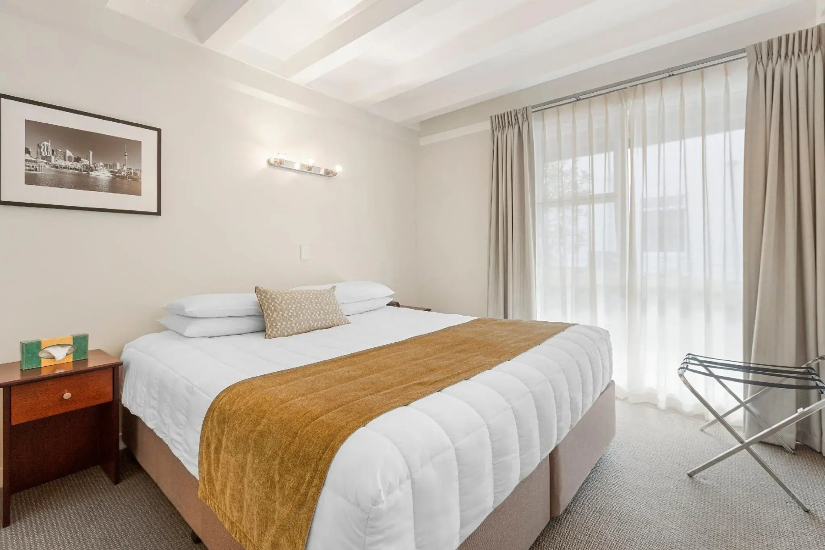 Photo - The Parnell Hotel & Conference Centre