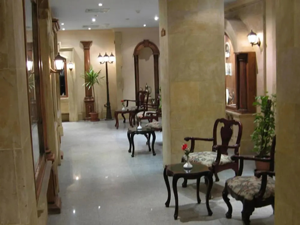 Photo - Philippe Luxor Hotel