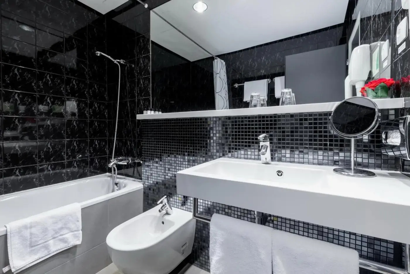 Photo - Expo Hotel