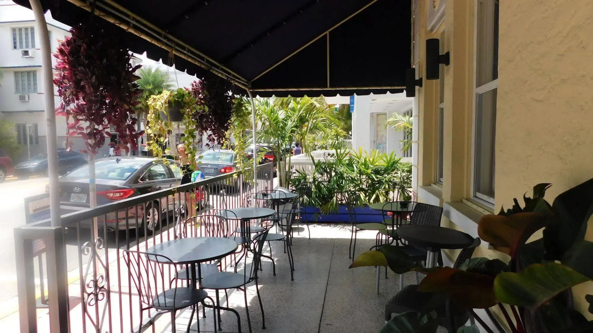 Photo - Nine20 Collins Apartments by Lowkl