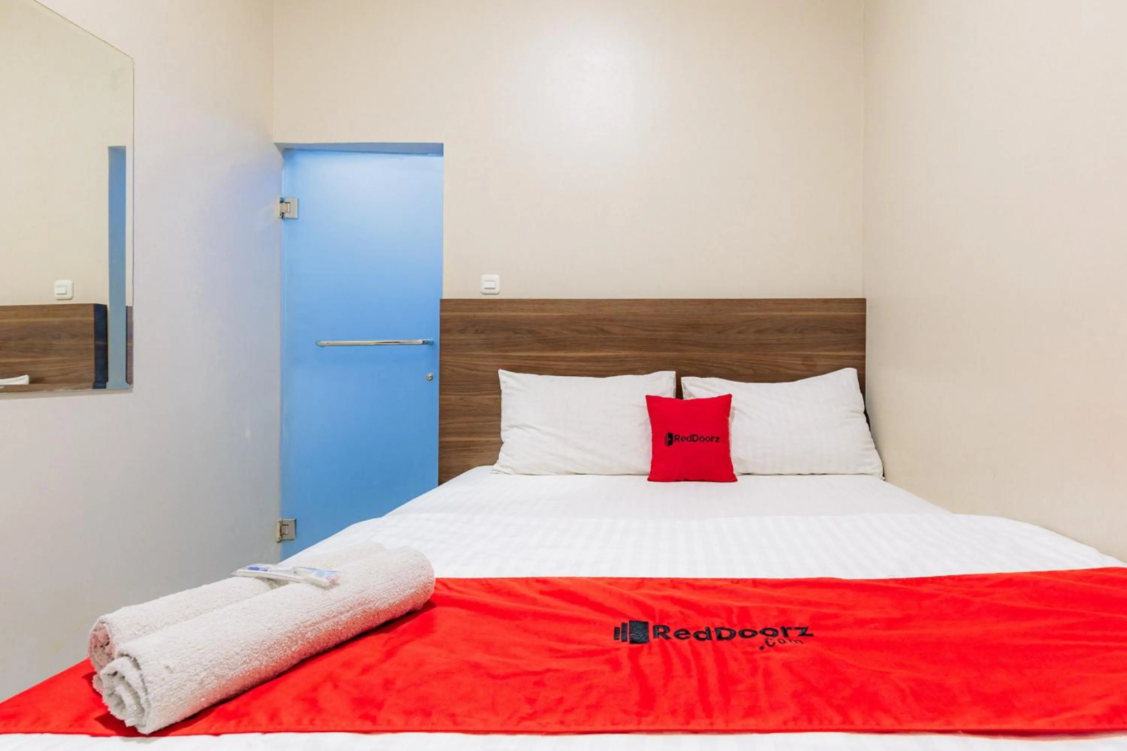 Foto - RedDoorz near Taman Palem