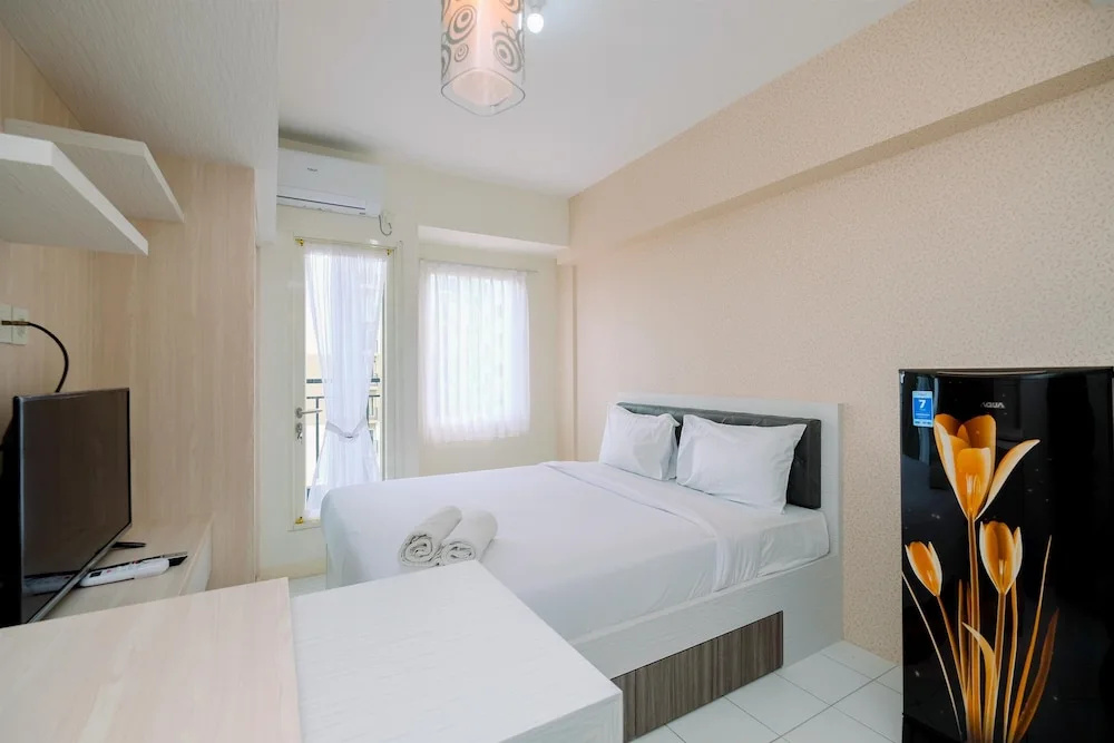 Well Designed and Comfy Studio at Podomoro Golf View Apartment