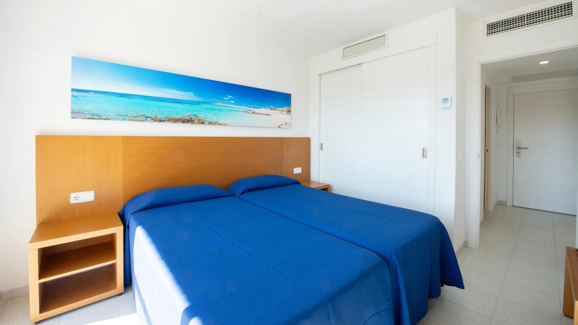 Photo - Hotel Club Cala Romani