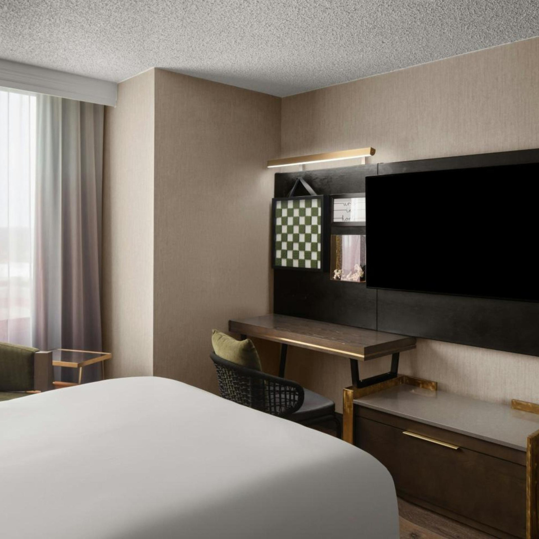 Photo - Renaissance Chicago North Shore Hotel
