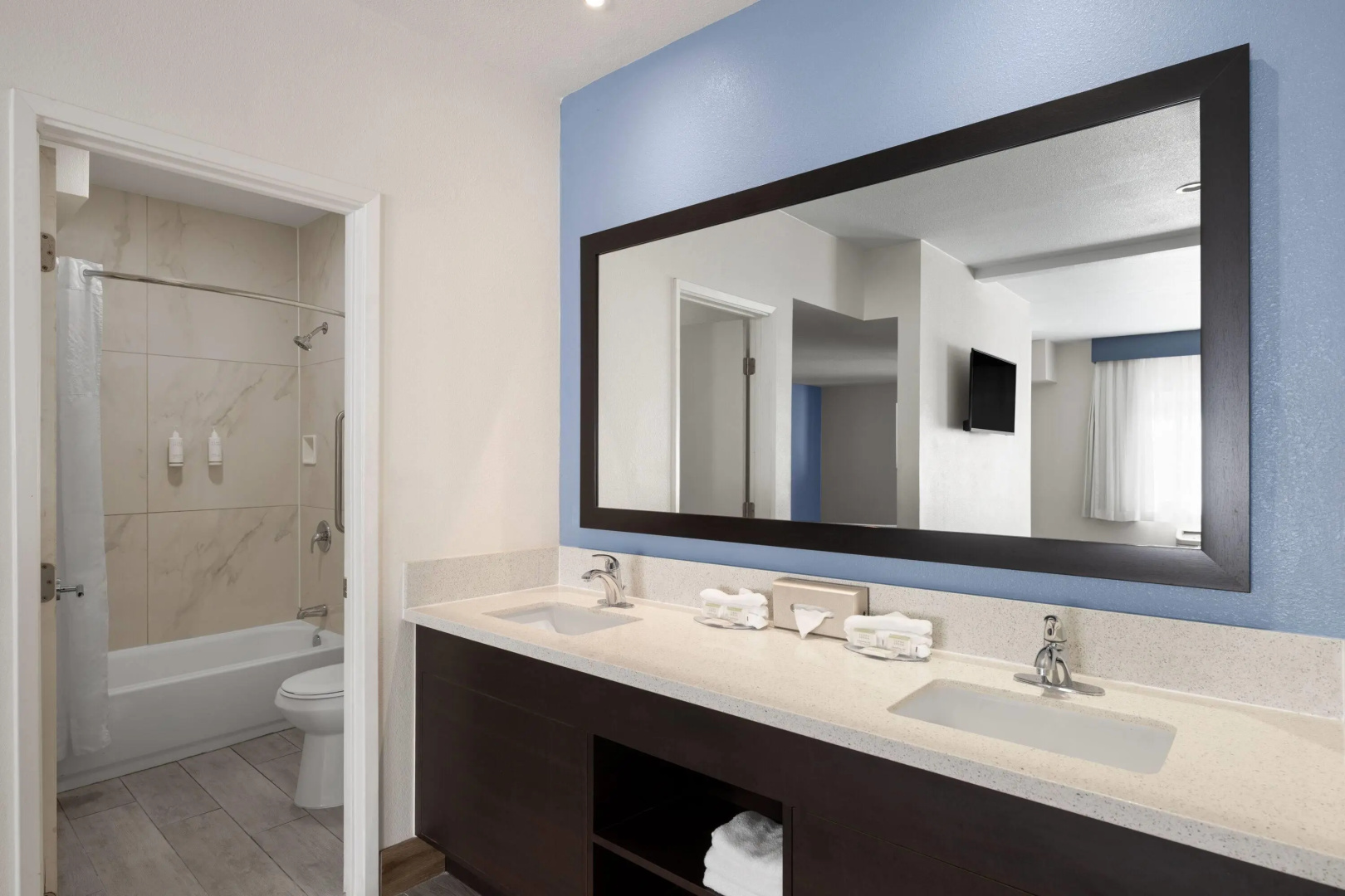 Foto - Travelodge Inn & Suites by Wyndham Anaheim on Disneyland Dr