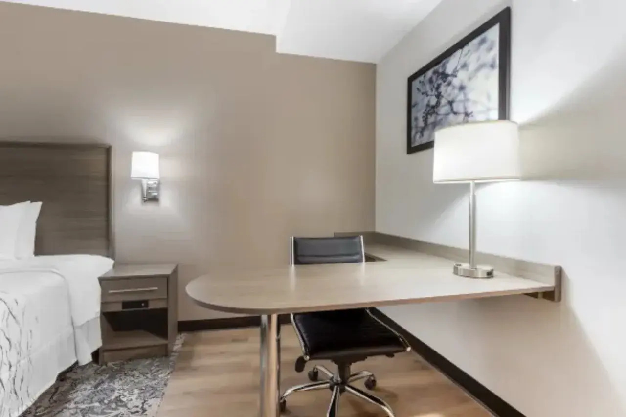 Photo - Red Roof Inn PLUS Jamaica, NY - JFK Airport