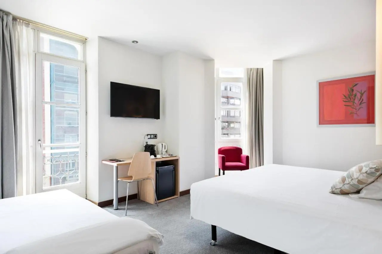 Photo - Abba Santander