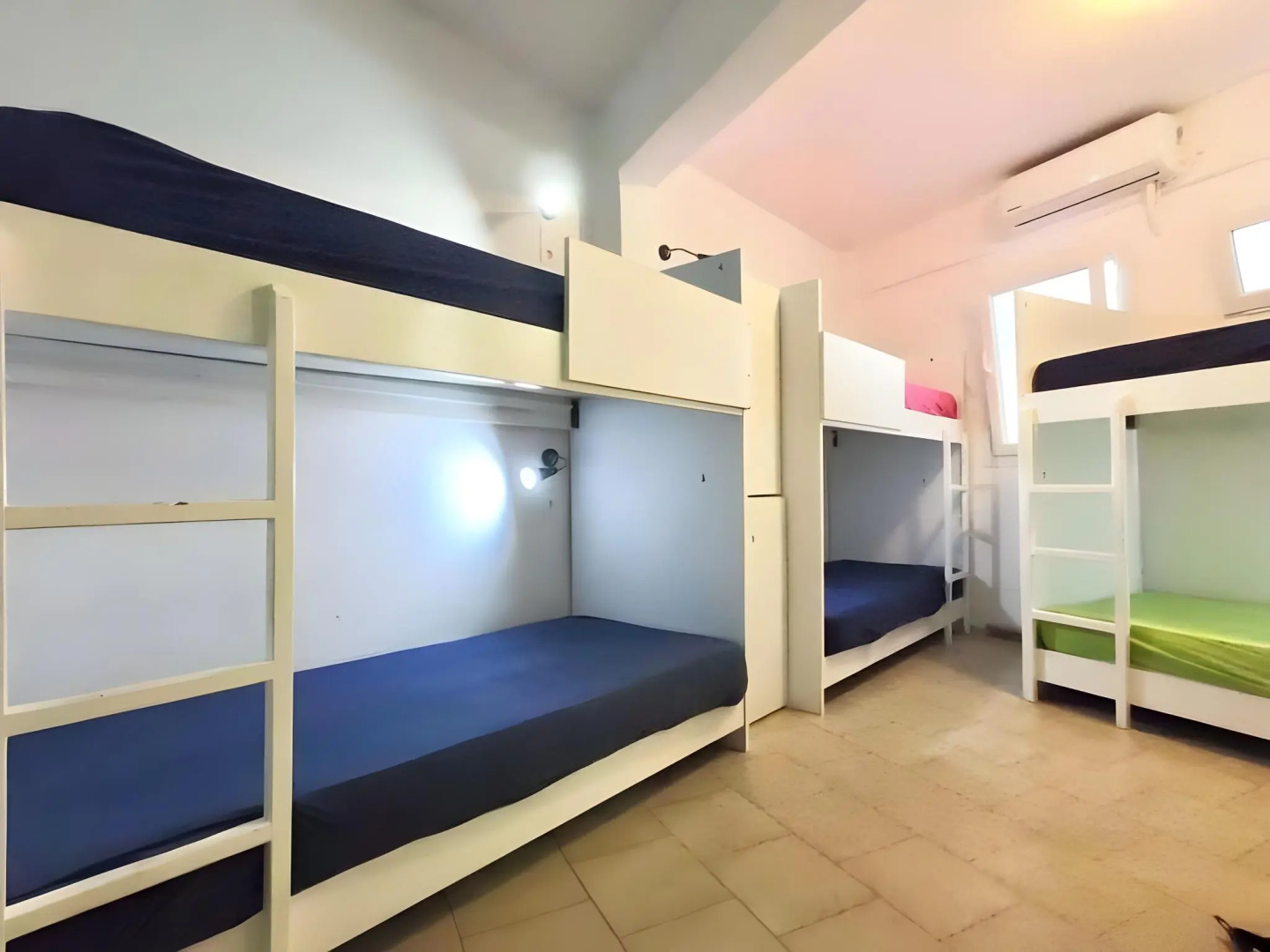 Foto - Fira Backpackers Place
