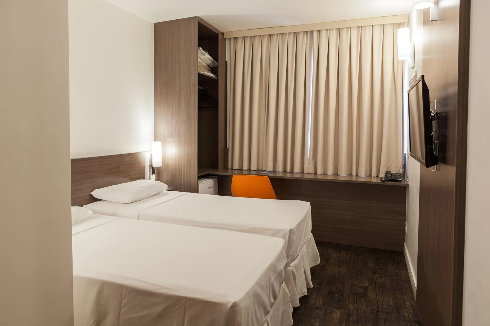 Foto - San Diego Express Barro Preto