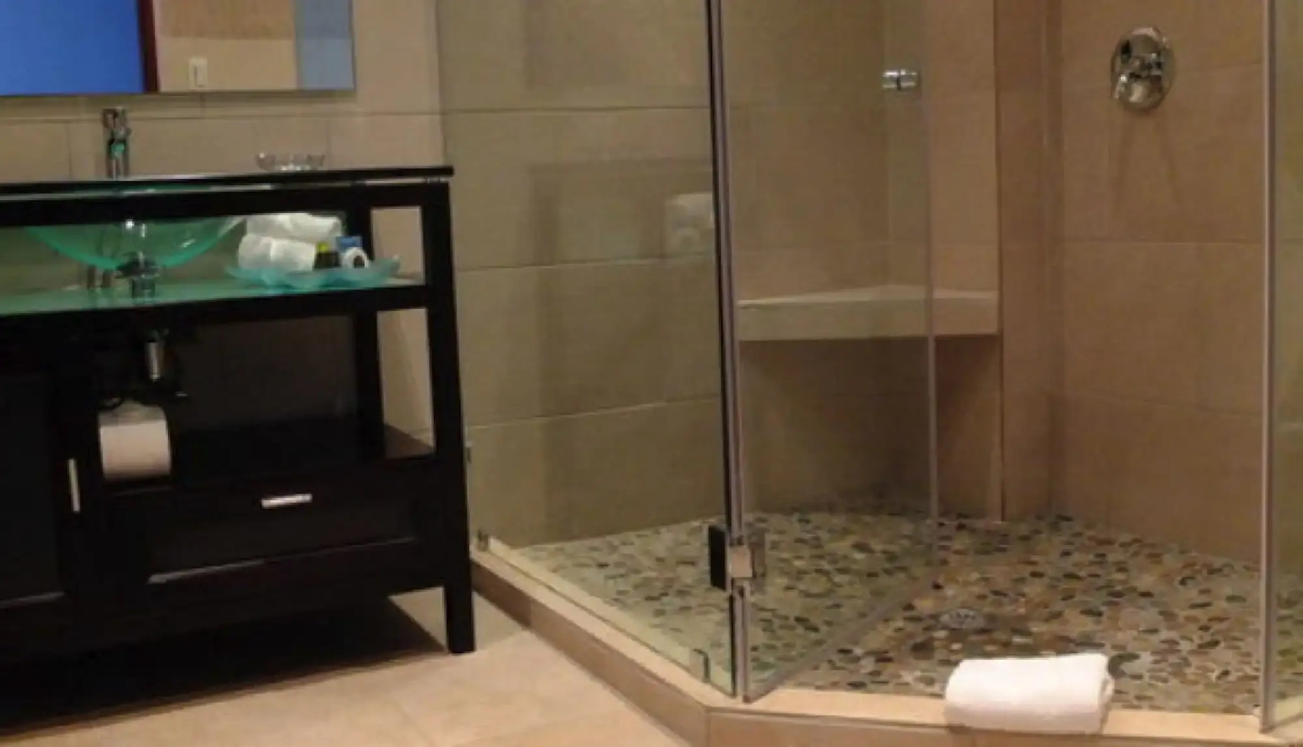 Photo - Tropical Suites Hotel