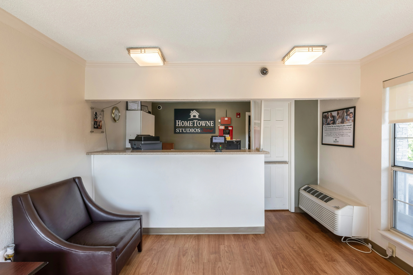 Foto - HomeTowne Studios by Red Roof Atlanta - Norcross South