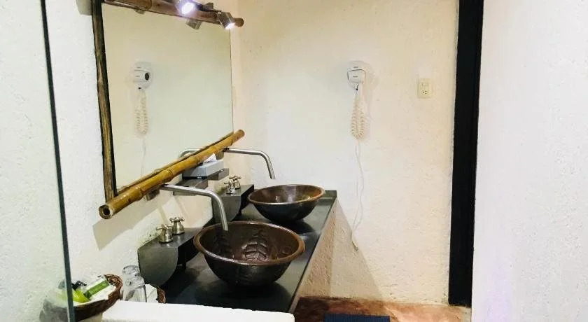 Photo - Maria's Kan Kin