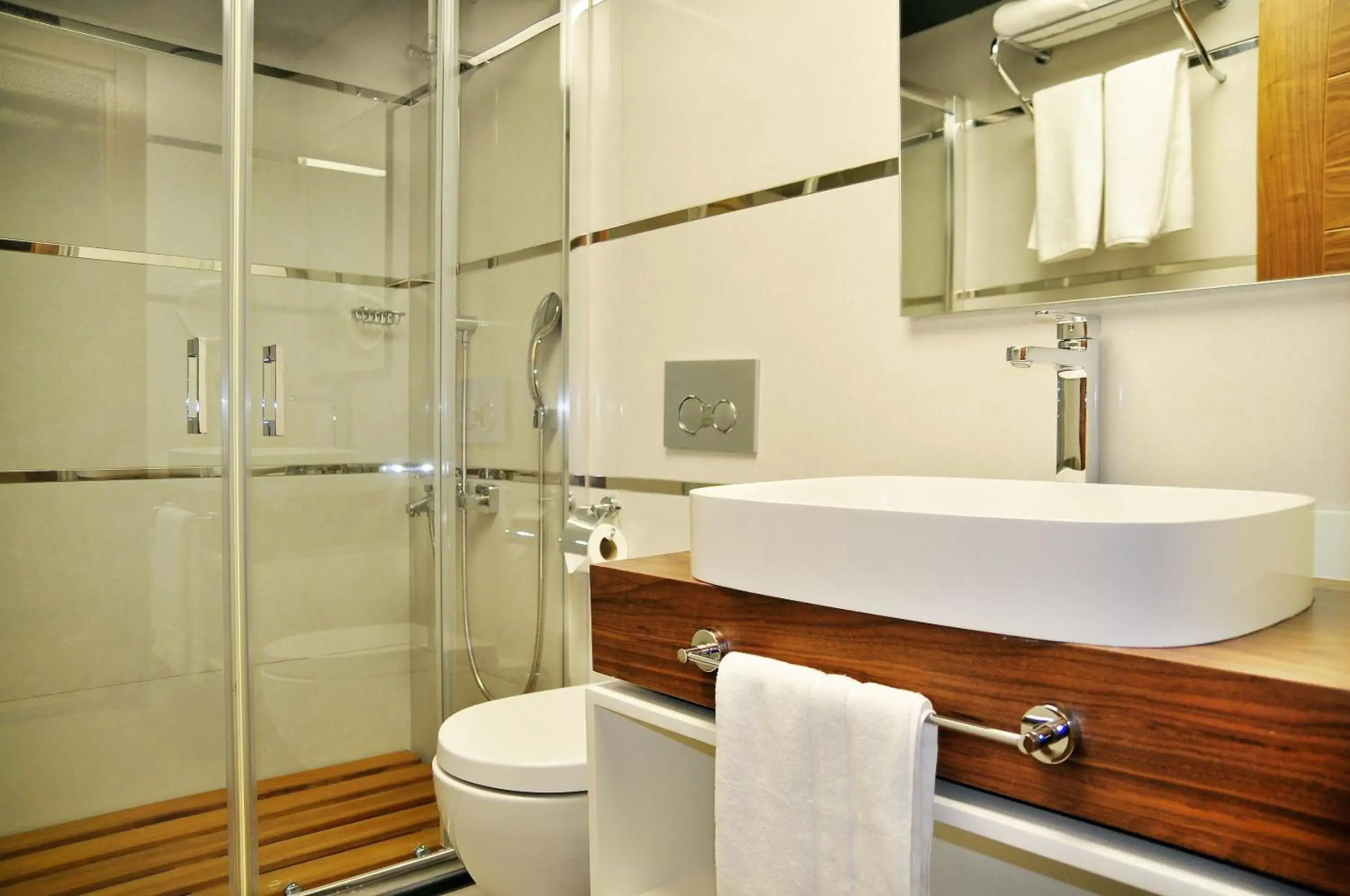 Photo - Avin Hotel