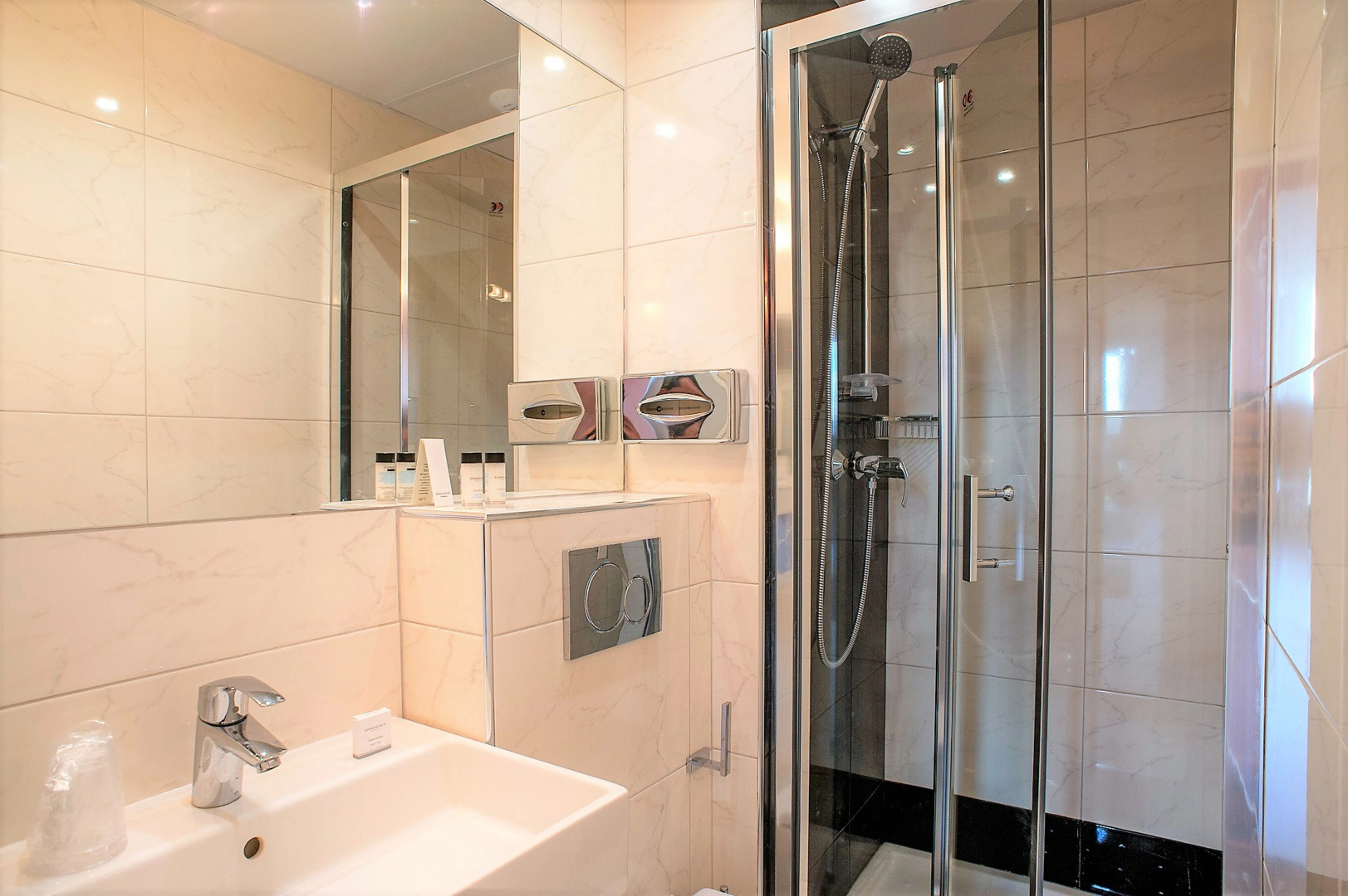 Photo - Hotel Olympic Paris Boulogne by Patrick Hayat