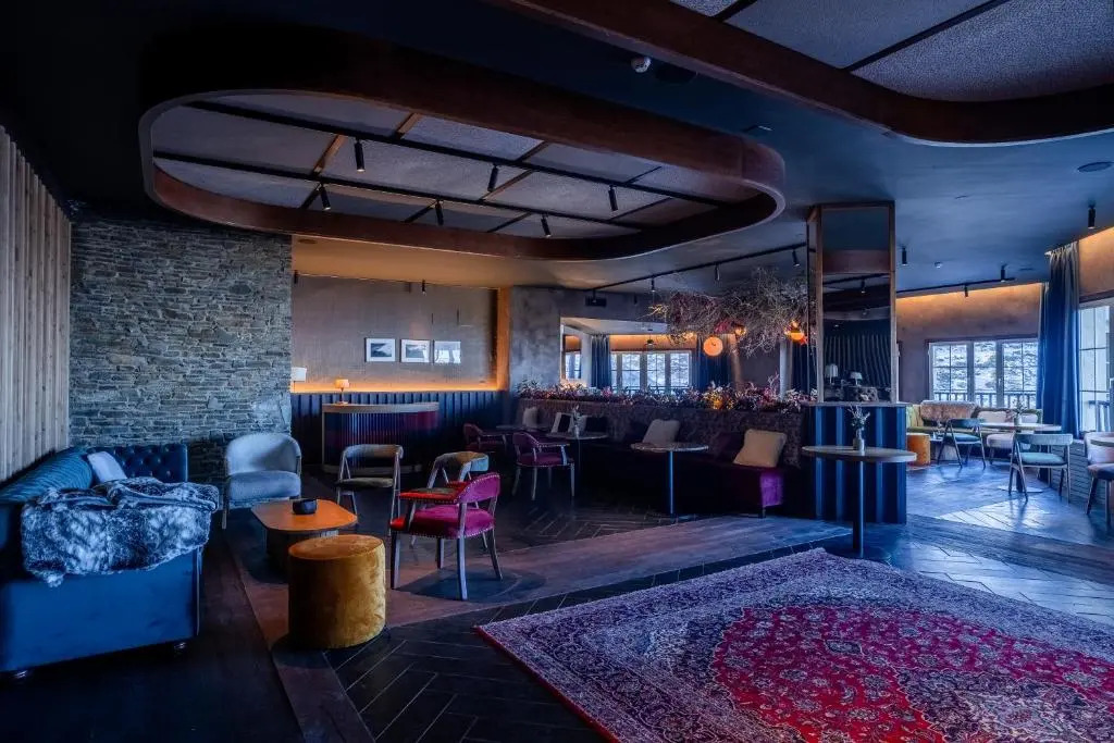 Photo - The Mountains Hotel