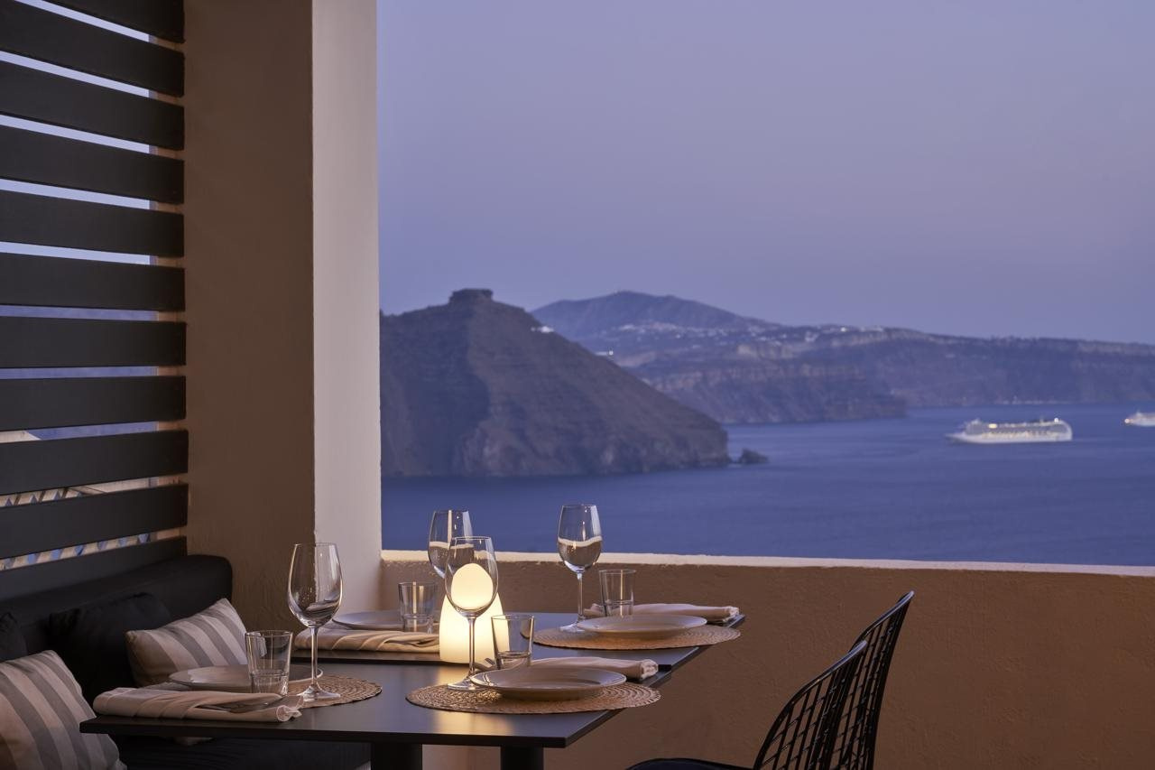 Photo - Mr and Mrs White Oia – Santorini