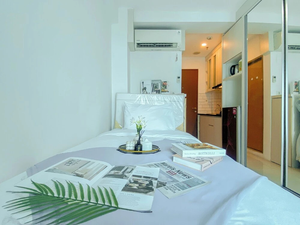 Comfy And Minimalist Studio Apartment At Tifolia