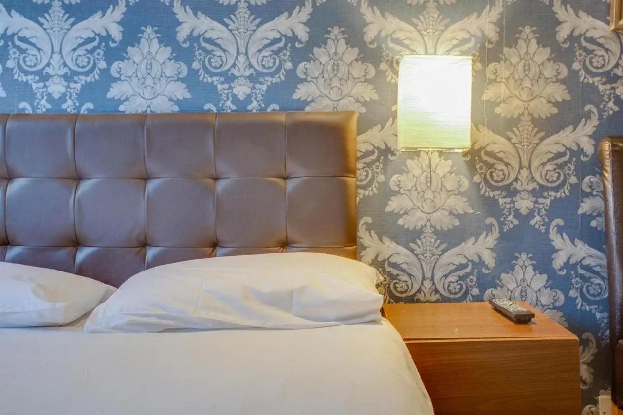 Photo - Somerset Hotel Baker Street London