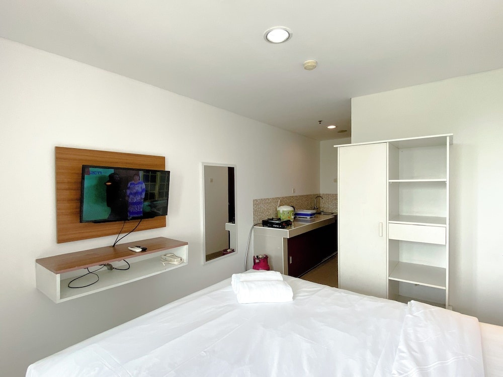 Modern Look And Homey Studio At Enviro Apartment