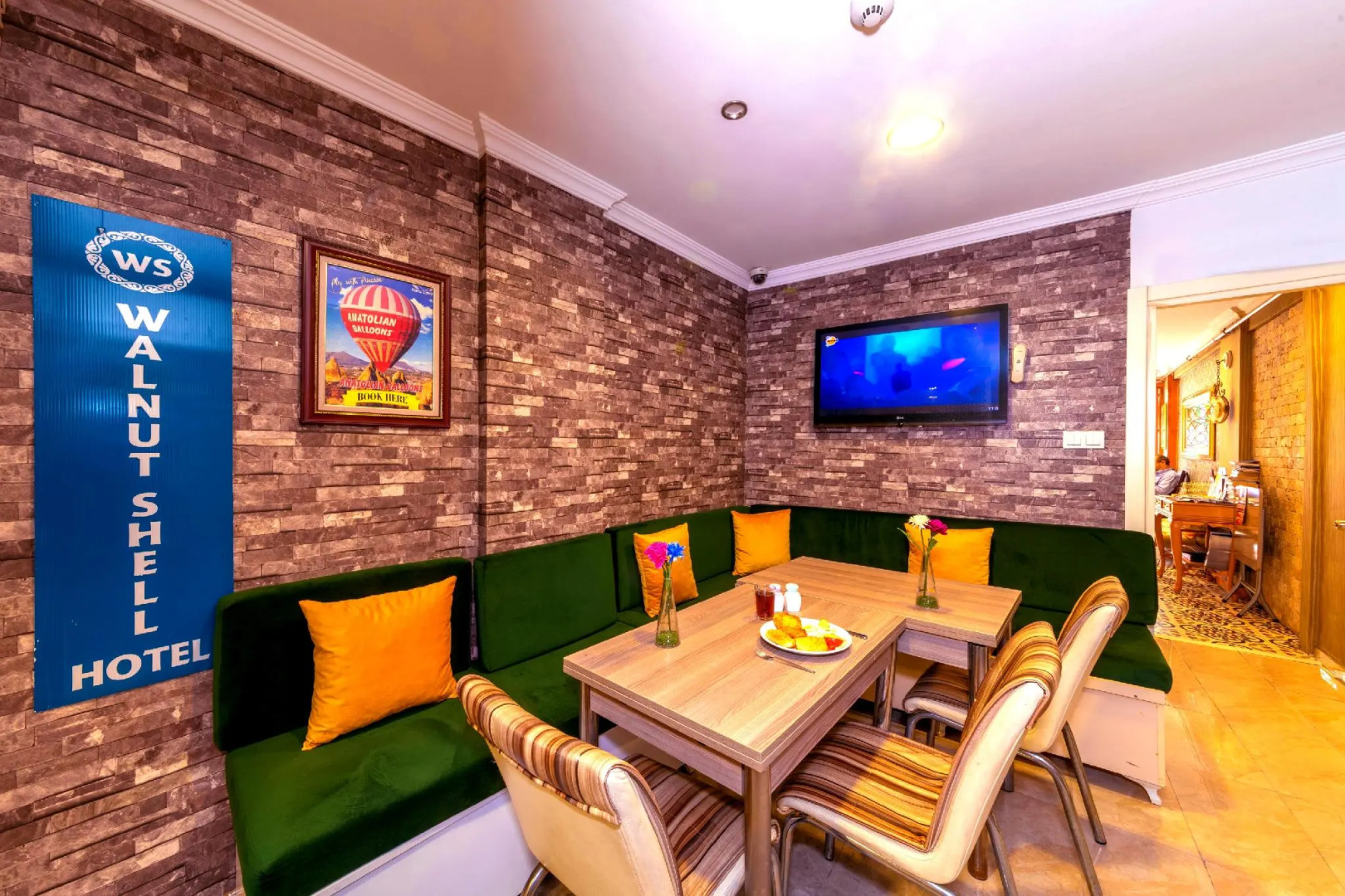 Photo - Walnut Shell Hotel