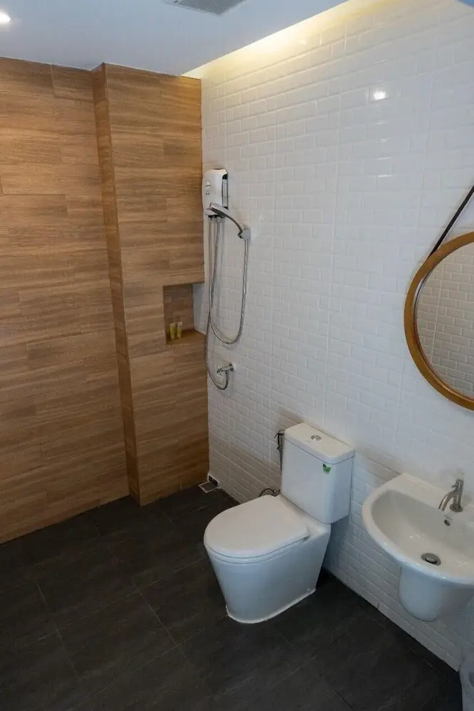 Photo - Malades House