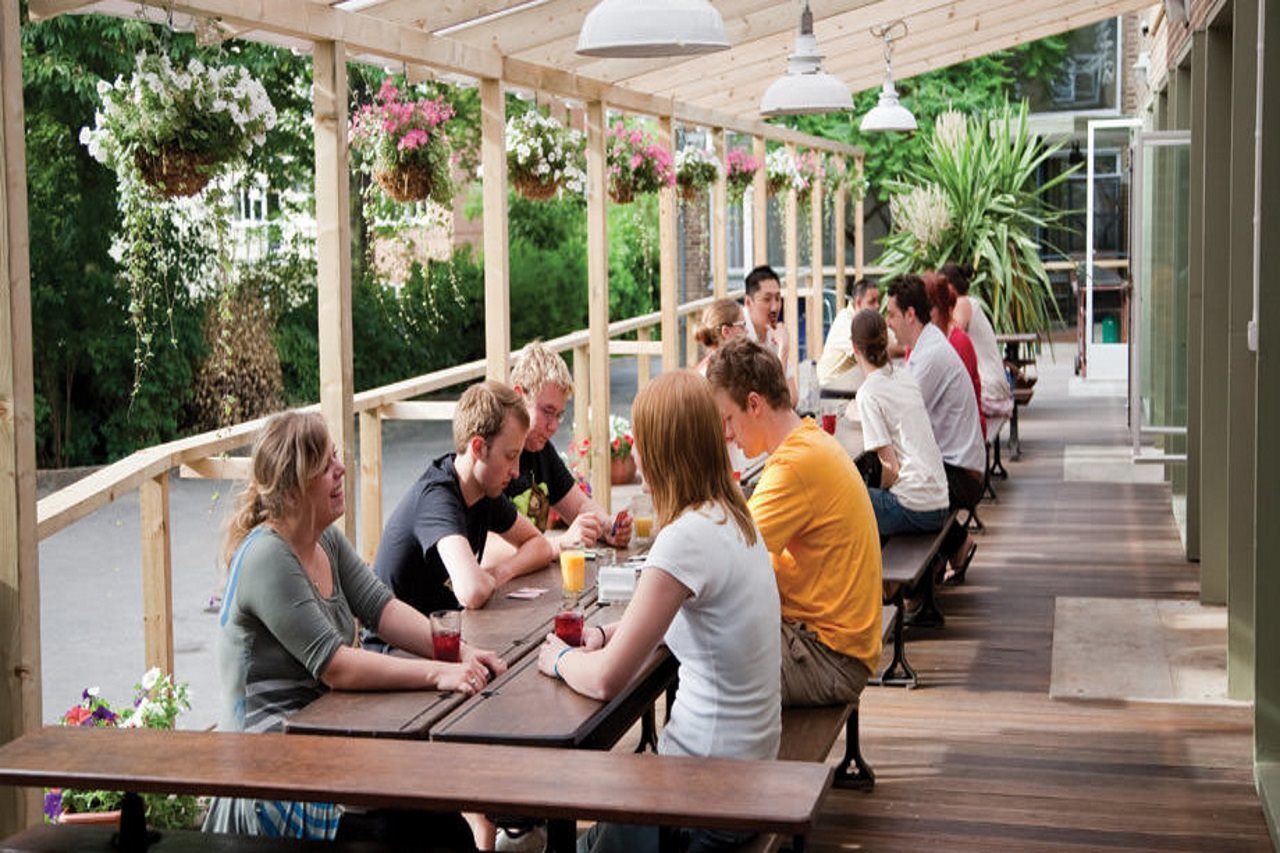 Photo - Palmers Lodge Swiss Cottage