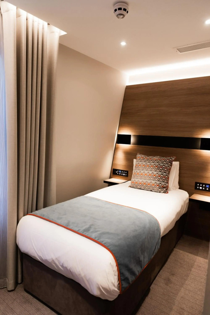 Photo - Merit Kensington Hotel