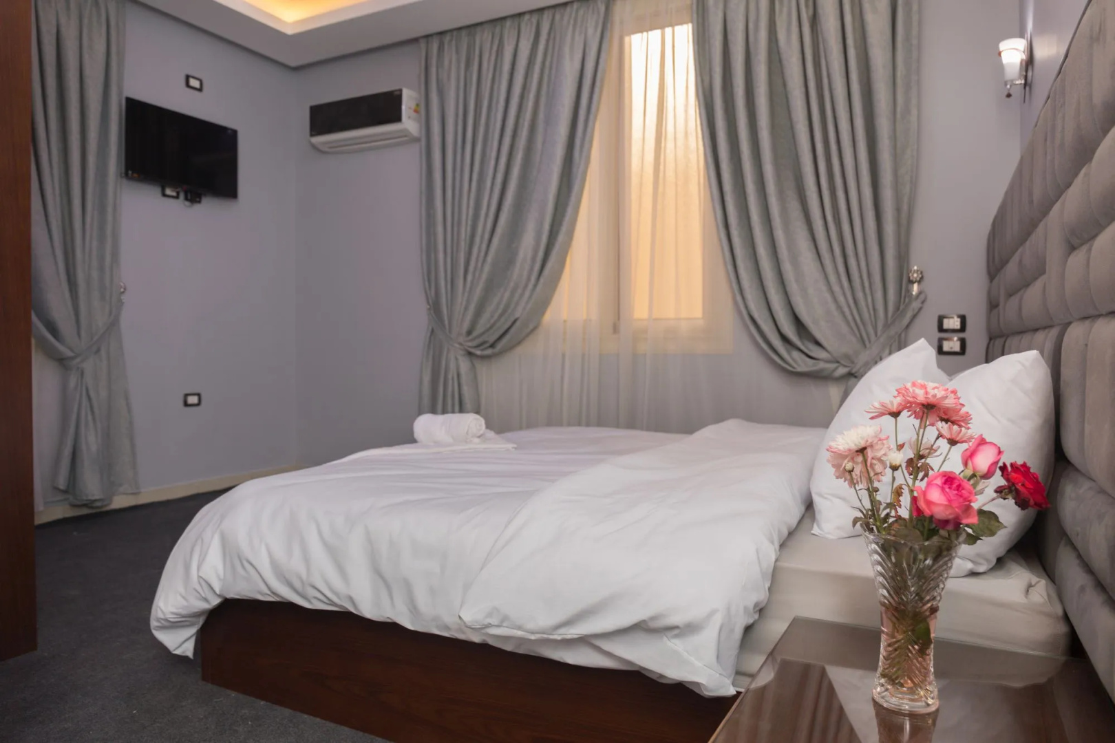 Photo - Capital Hotel