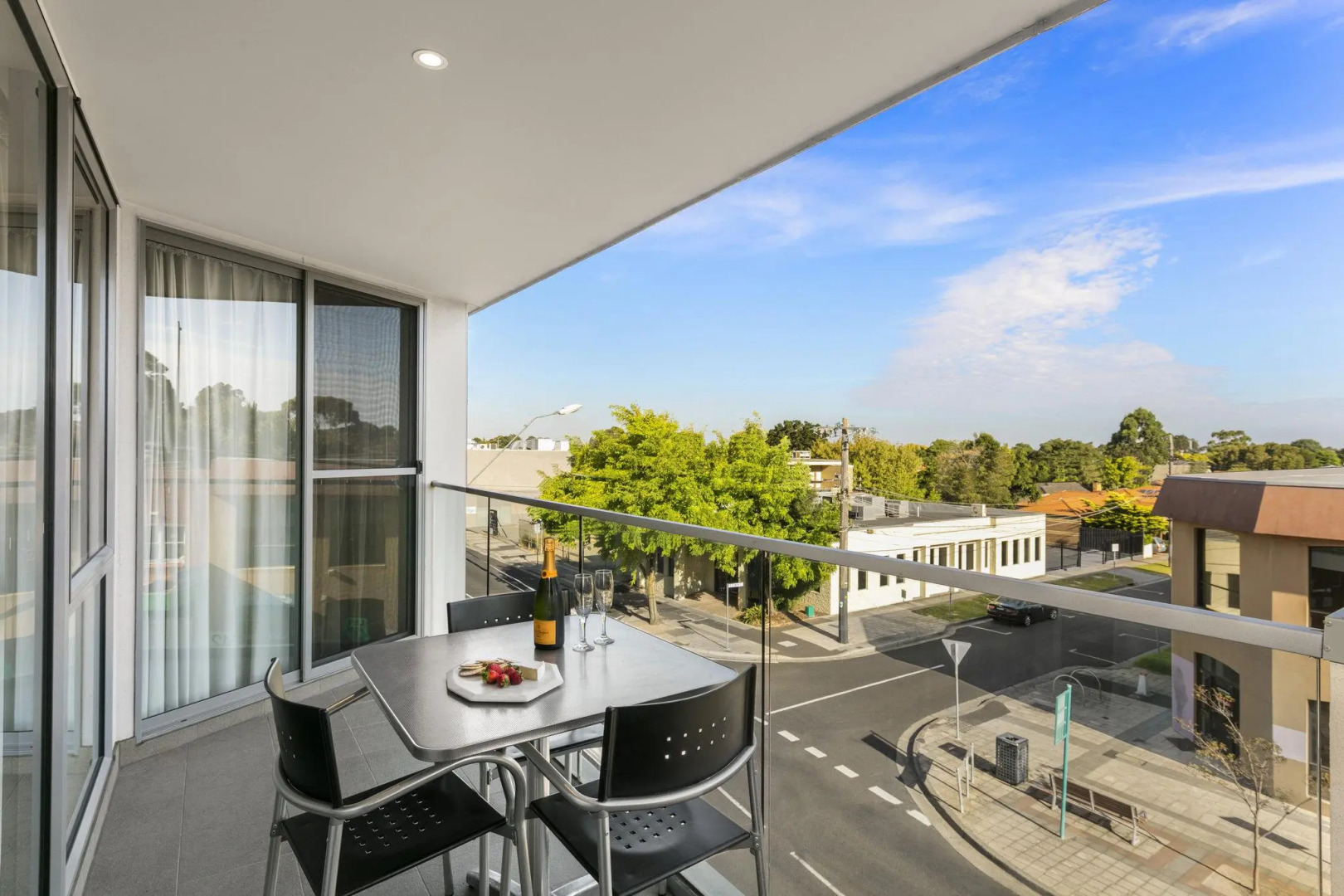 Foto - Quest Cheltenham