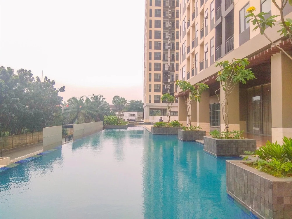 Good Place And Spacious Studio Transpark Cibubur Apartment
