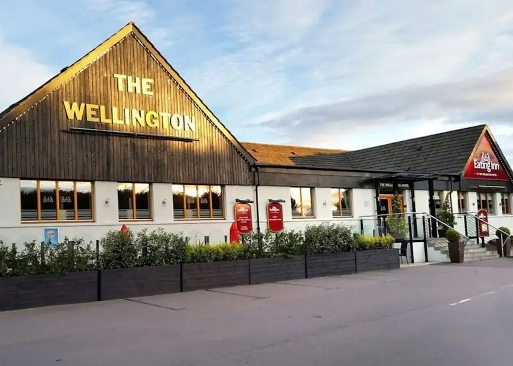Photo - Wellington Hotel by Greene King Inns