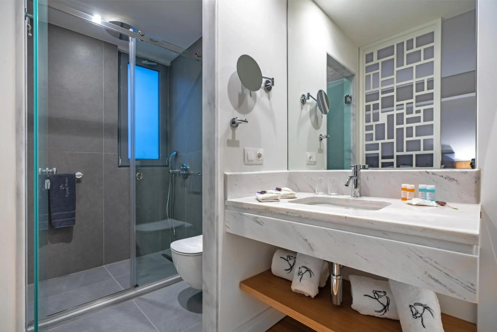 Photo - Shakespeare Hotel