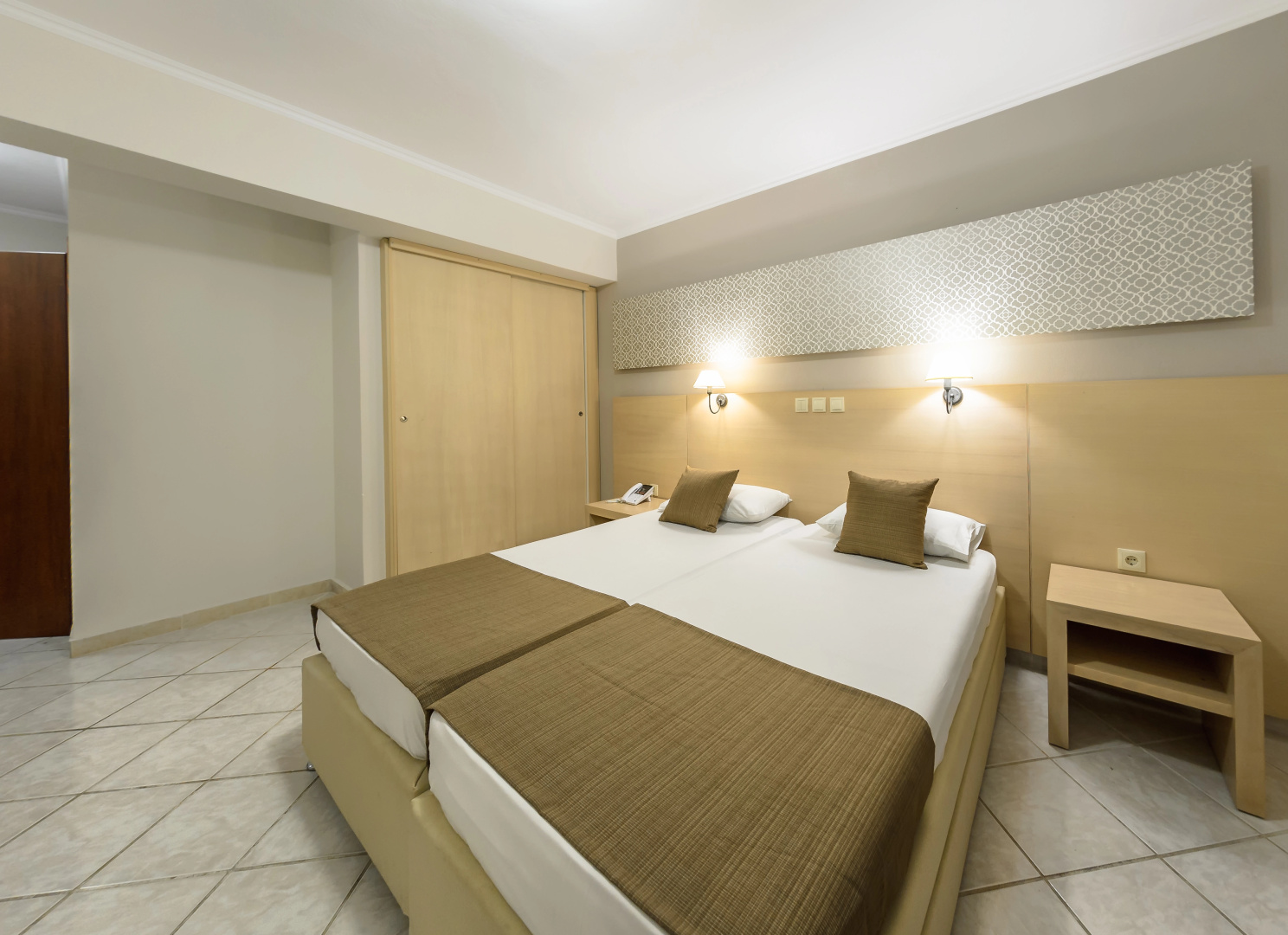 Photo - Karras Hotel