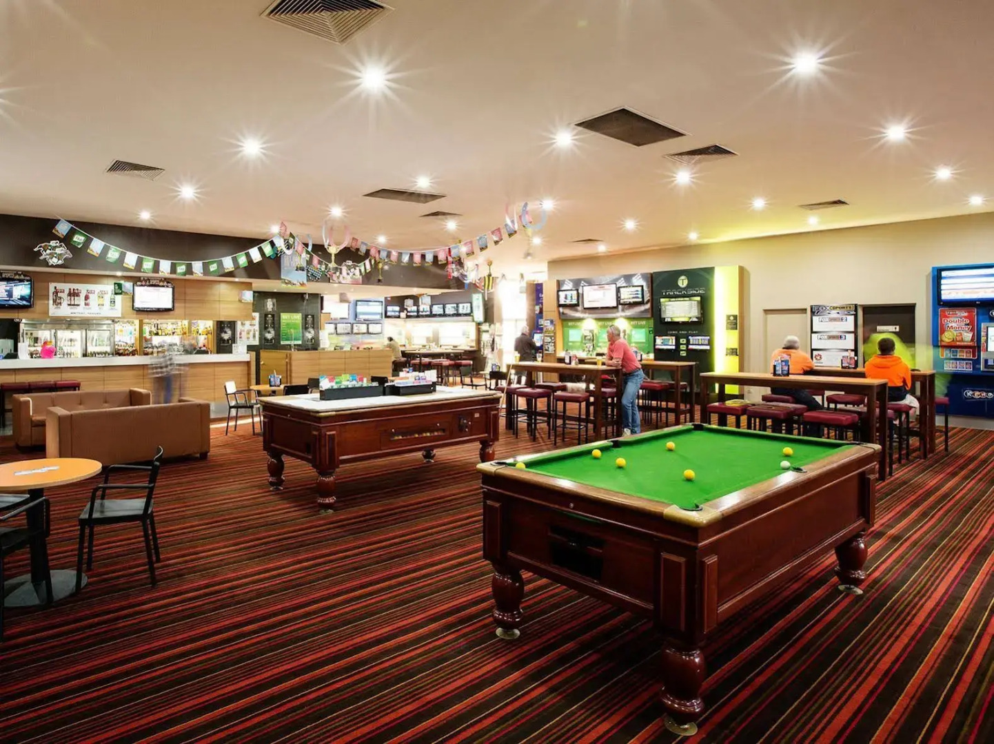 Photo - Nightcap at Coolaroo Hotel