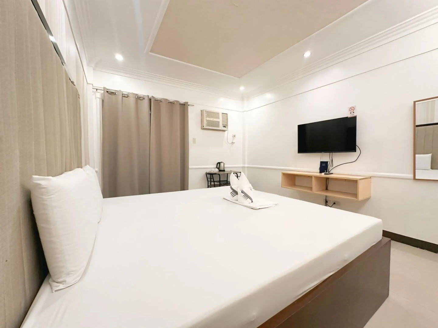 Foto - S and M Hotel Inc.