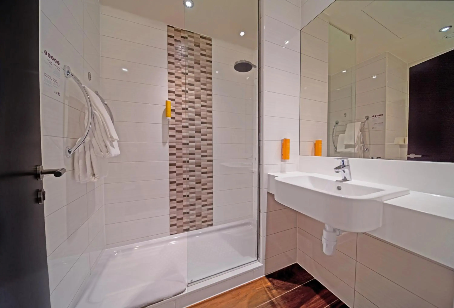 Foto - Premier Inn Dubai Al Jaddaf