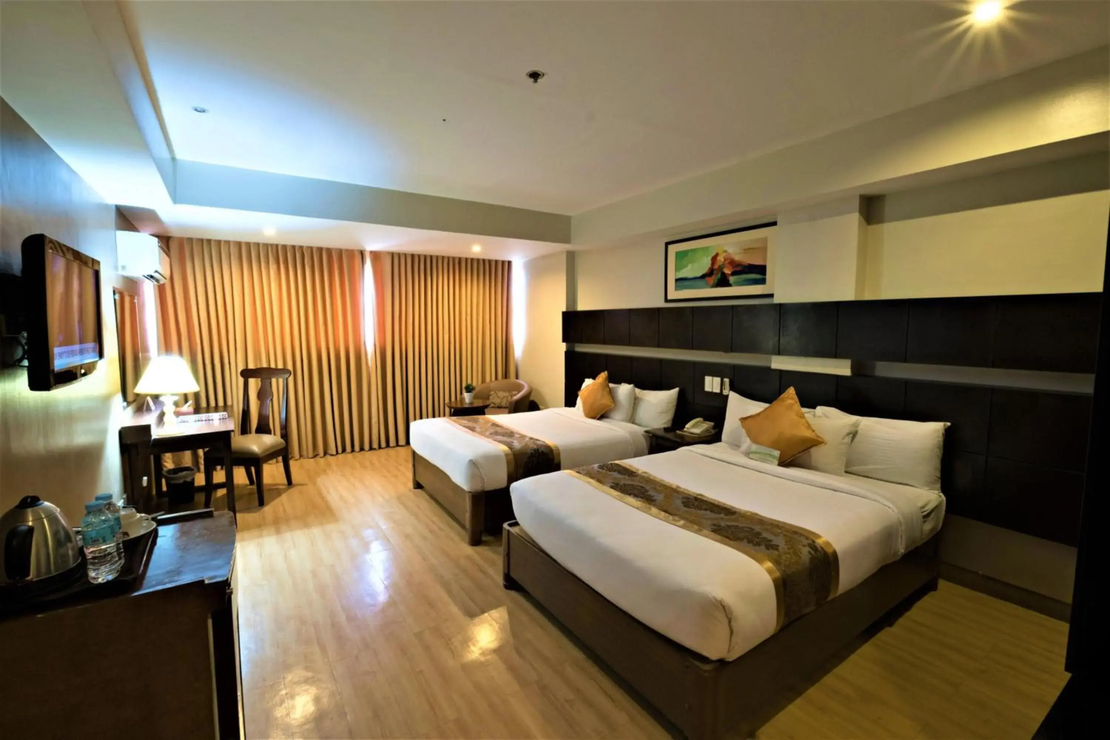 Foto - The Pinnacle Hotel and Suites