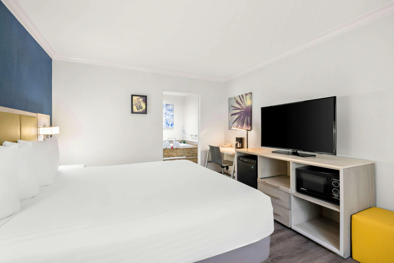 Photo - SureStay Hotel by Best Western Santa Monica