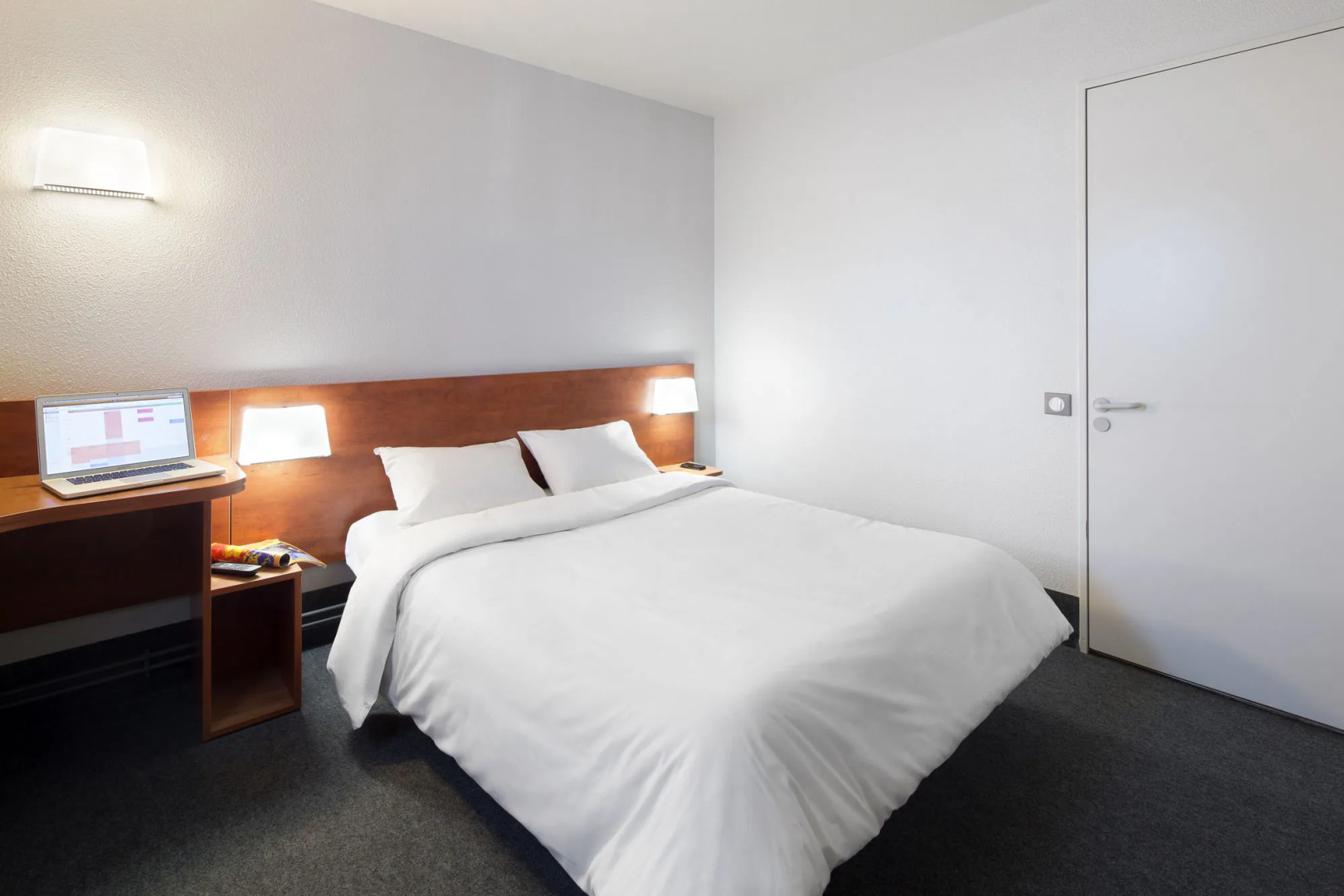 Foto - B&B HOTEL Clermont-Ferrand Le Brézet Aéroport