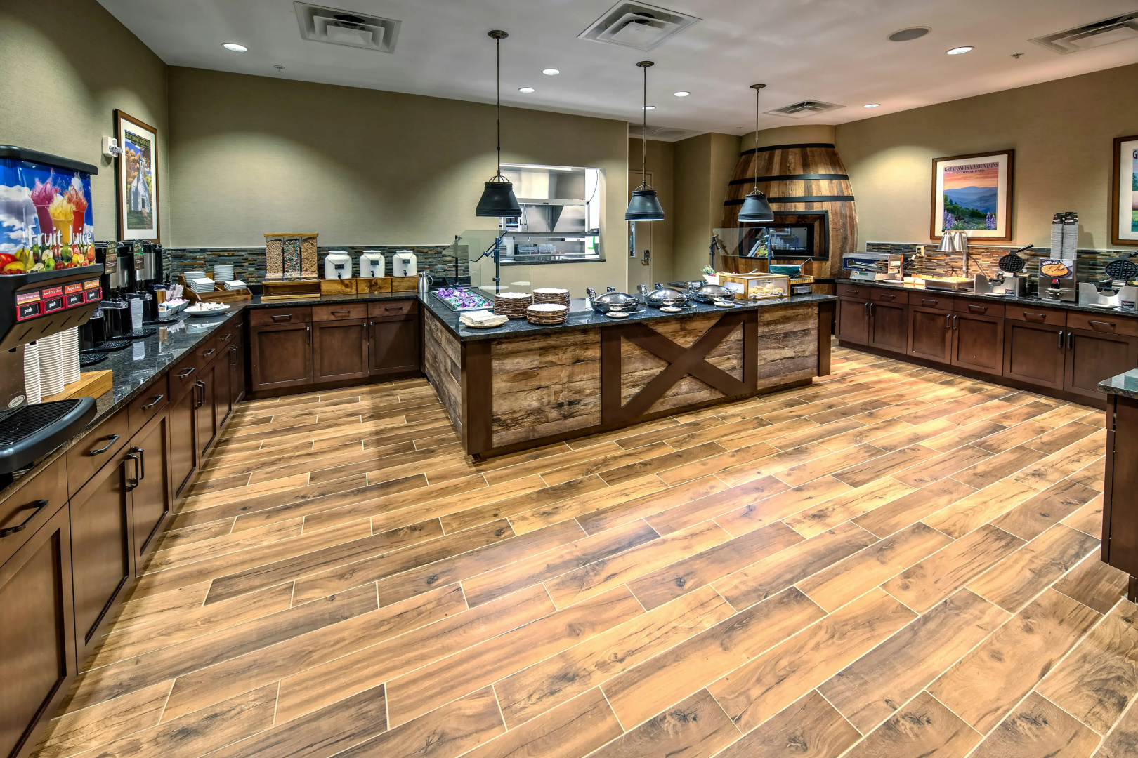 Photo - Black Fox Lodge Pigeon Forge, Tapestry Collection by Hilton