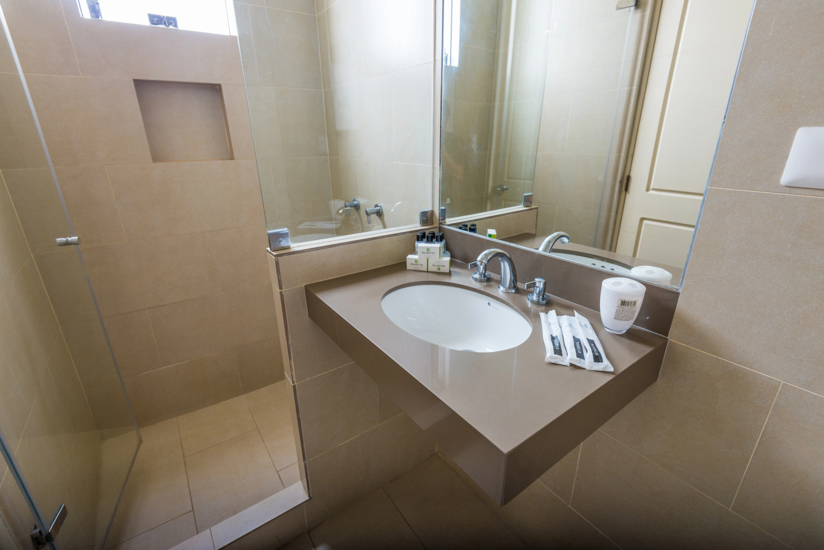 Foto - Palmetto Hotel Business La Perla