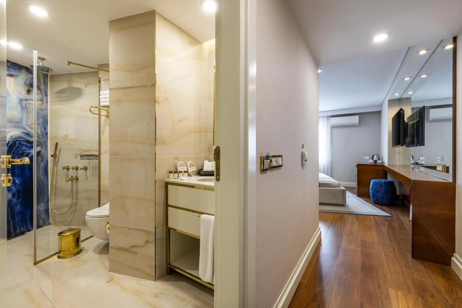 Photo - The Bostonian Boston